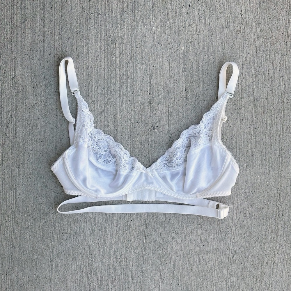 vintage ivory under strap satin and lace bra